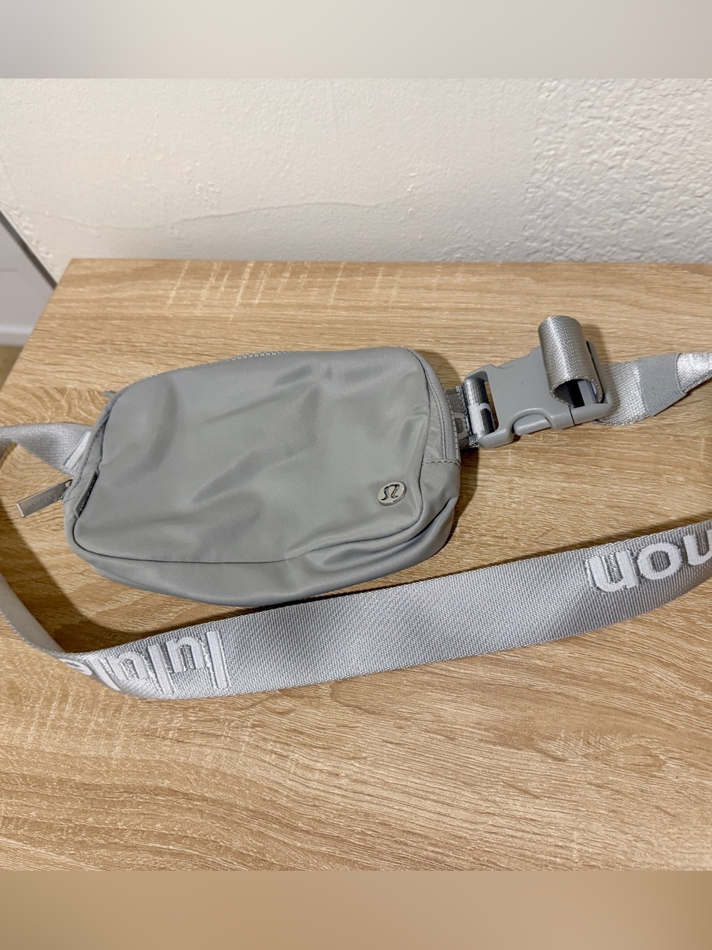 Brand New Lululemon Light Gray and White Logo Belt Bag